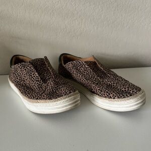 Universal threads cheetah shoes 9.5